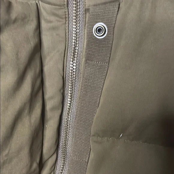 Banana Republic  Puffer Jacket - Picture 6 of 13